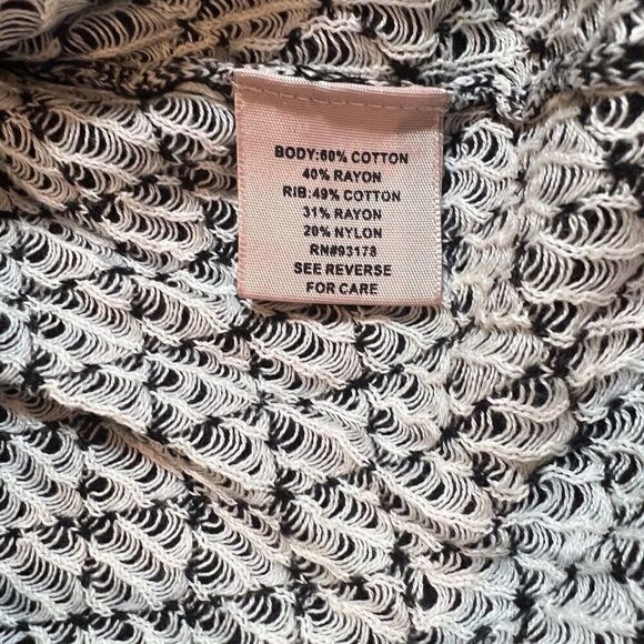 Philosophy thinner sweater.   - Picture 6 of 7
